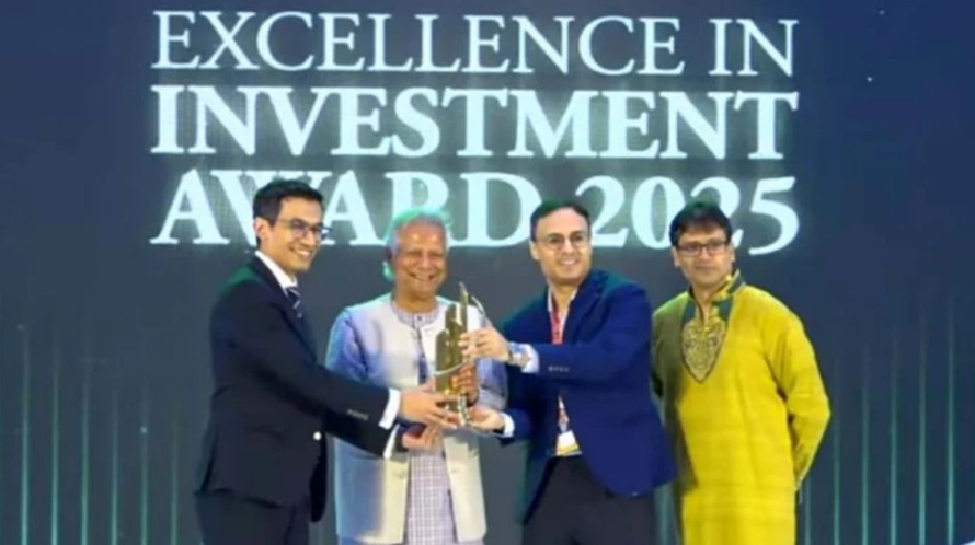 বিভিন্ন প্রতিষ্ঠানকে পুরস্কার দিলেন প্রধান উপদেষ্টা ড মুহাম্মদ ইউনূস